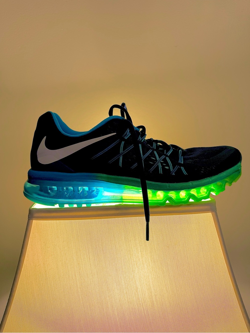 Nike Air Max men’s size 9 Dark Obsidian Poison Green translucent green Air sole